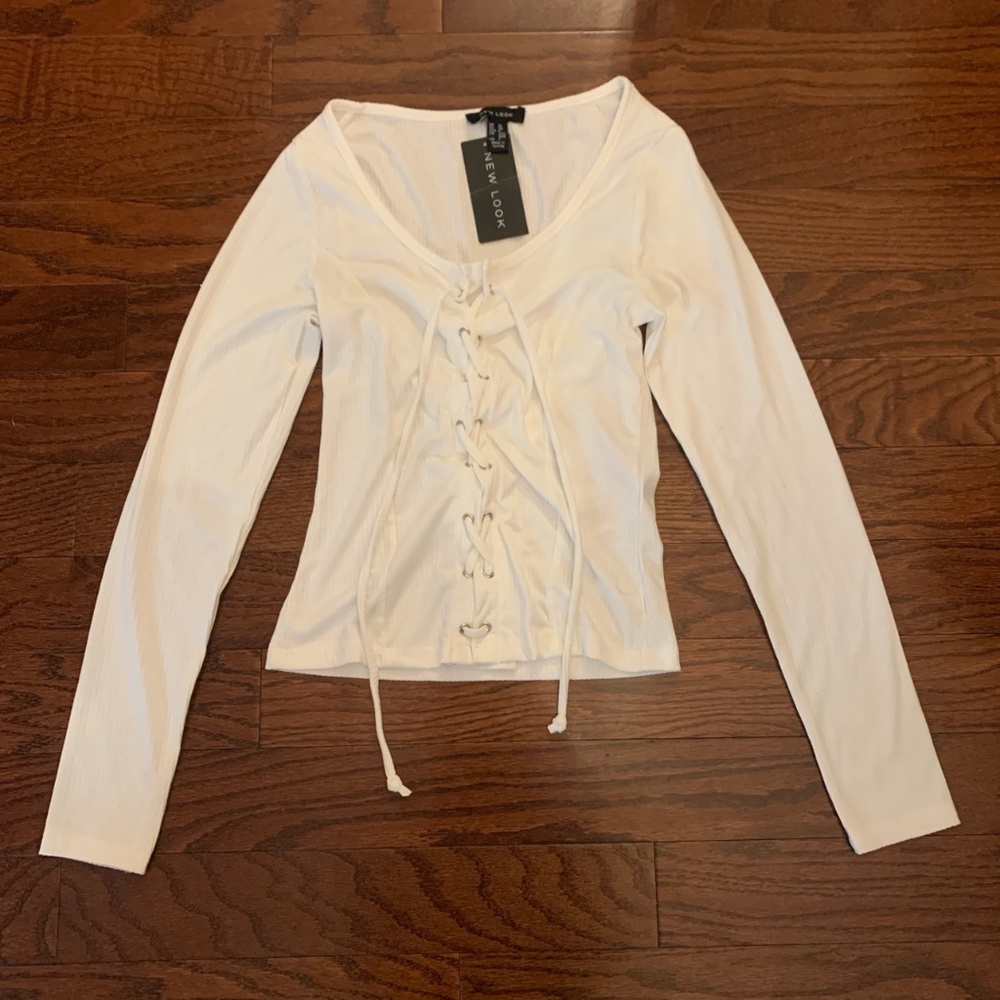 Long-sleeved lace up top
